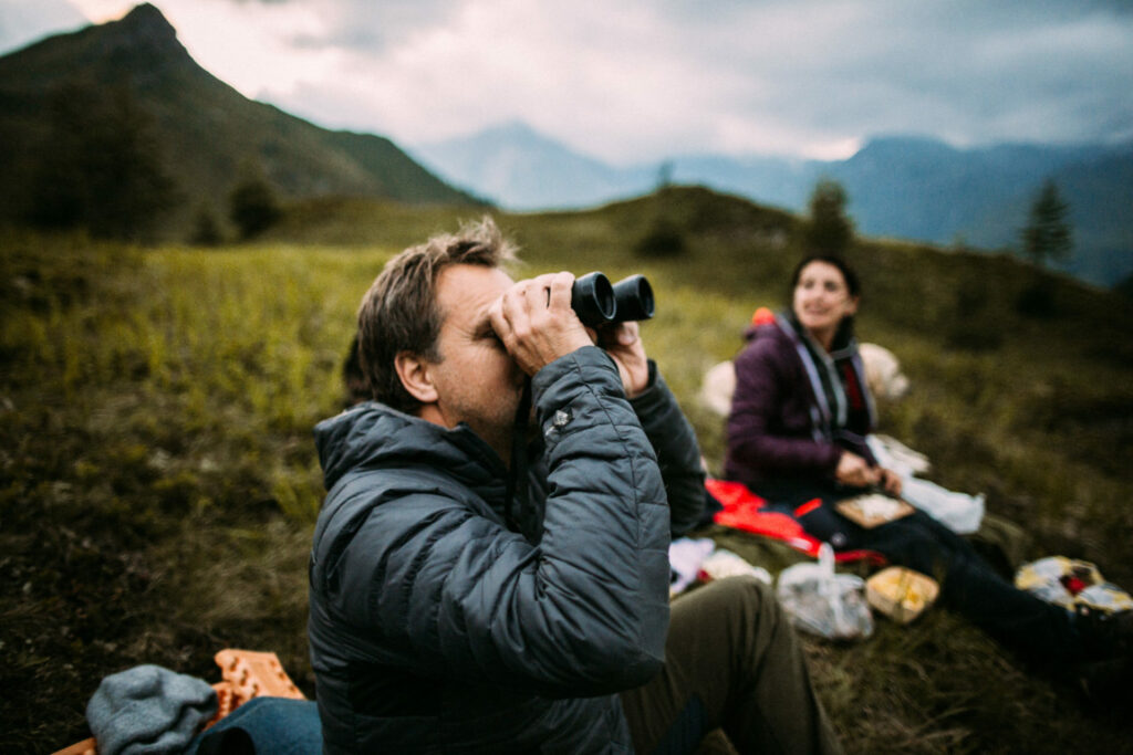 Den herrlichen Blick in der Natur rundum genießen